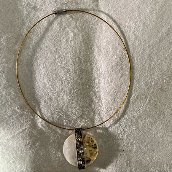 Abstract pendant necklace - Picture 3 of 9